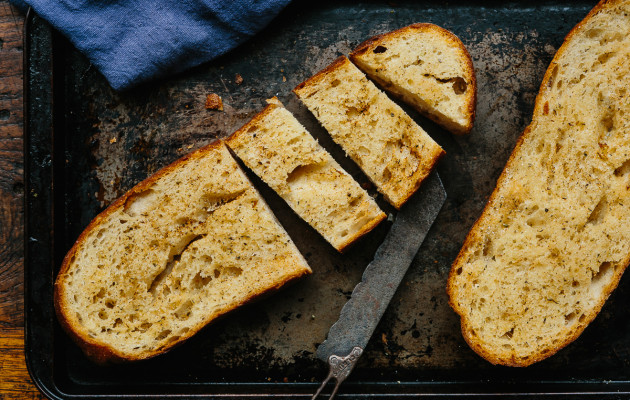 Easy Garlic Bread 2