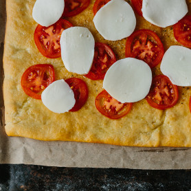 ROASTED GARLIC CAPRESE FLATBREAD 1